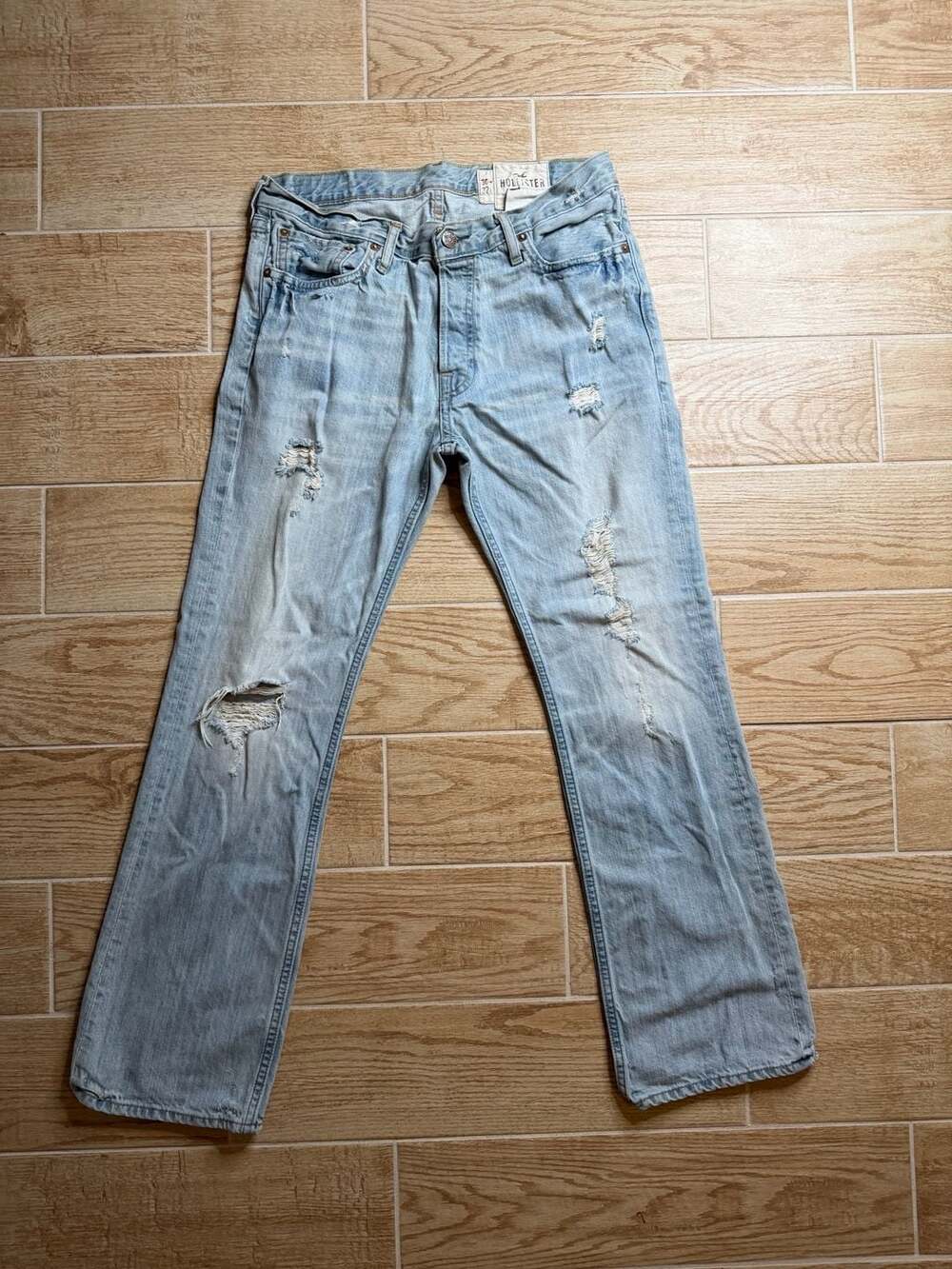 Y2K Hollister Distressed Denim Jeans Light Wash